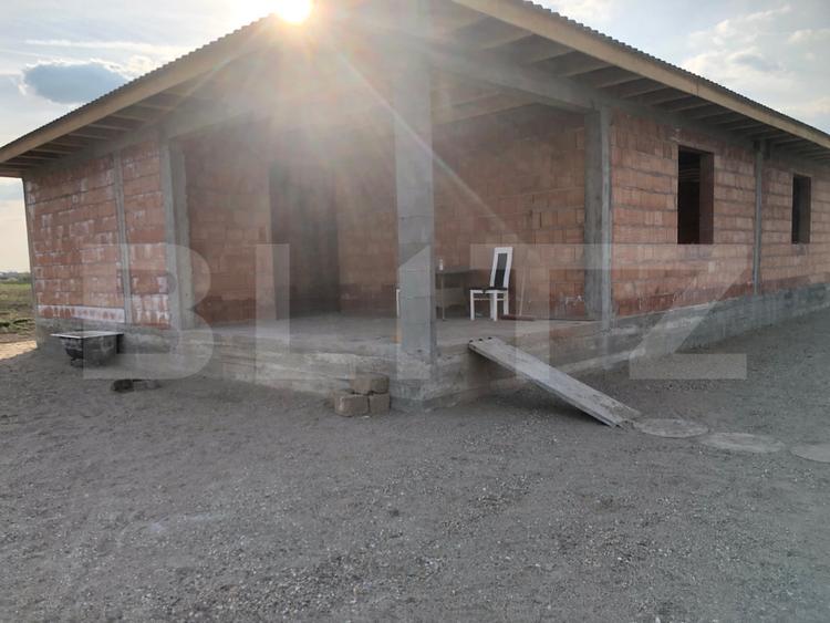 Casa semifinisata exterior , 170 mp , strada Principala Botiz-Ciuperceni
