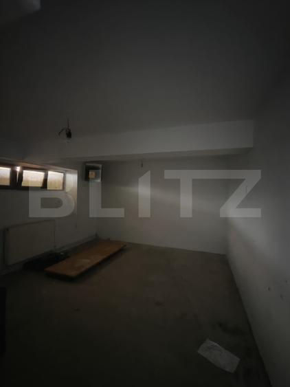 Spatiu comercial 5 incaperi, 214 mp, zona Centrala