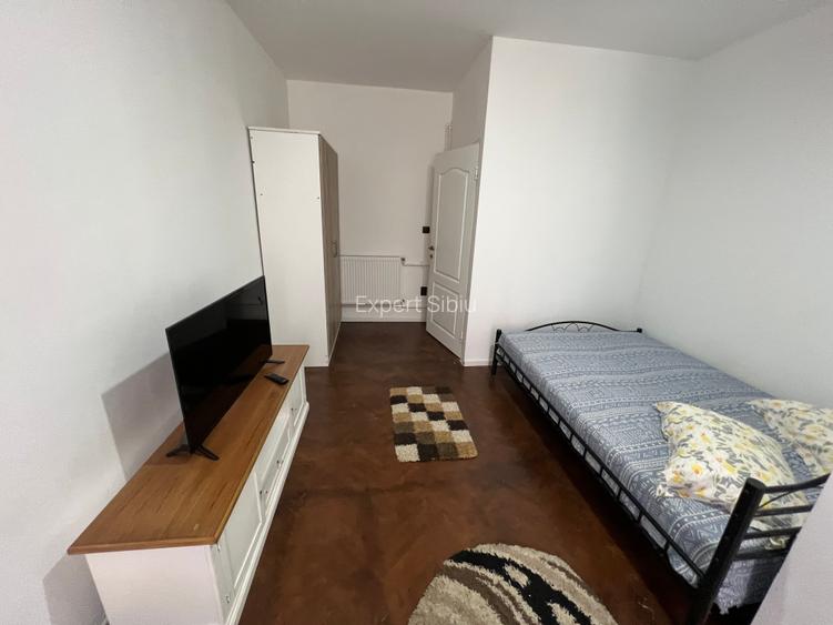De închiriat apartament 3 camere la casă – Ultracentral, Str. Turnului - 6