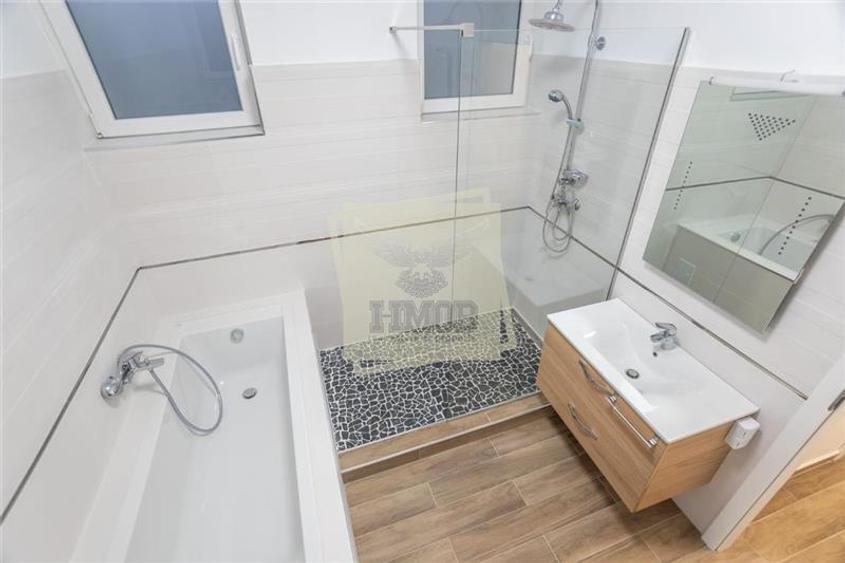 Apartament de lux 3 camere si terasa de 25 mp zona Sub Arini