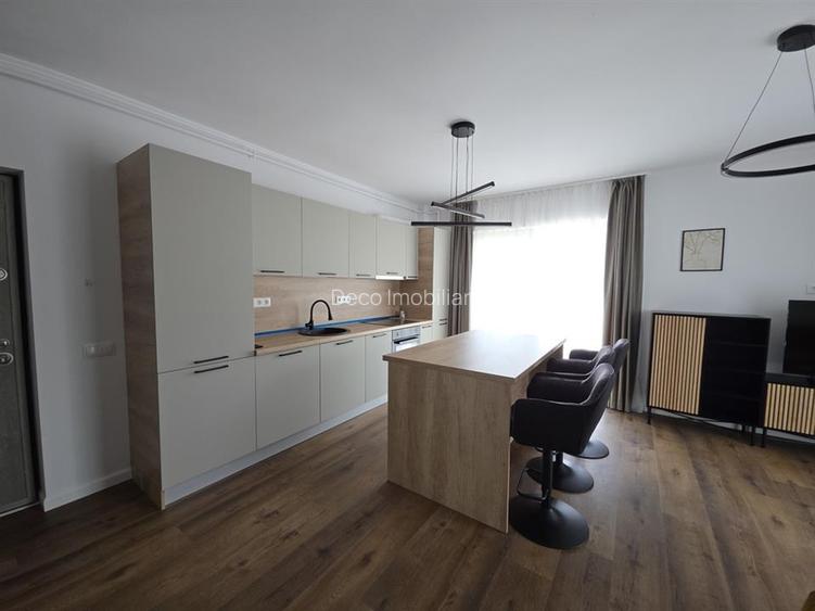 Apartament cu 3 camere lux zona La Terenuri - 2
