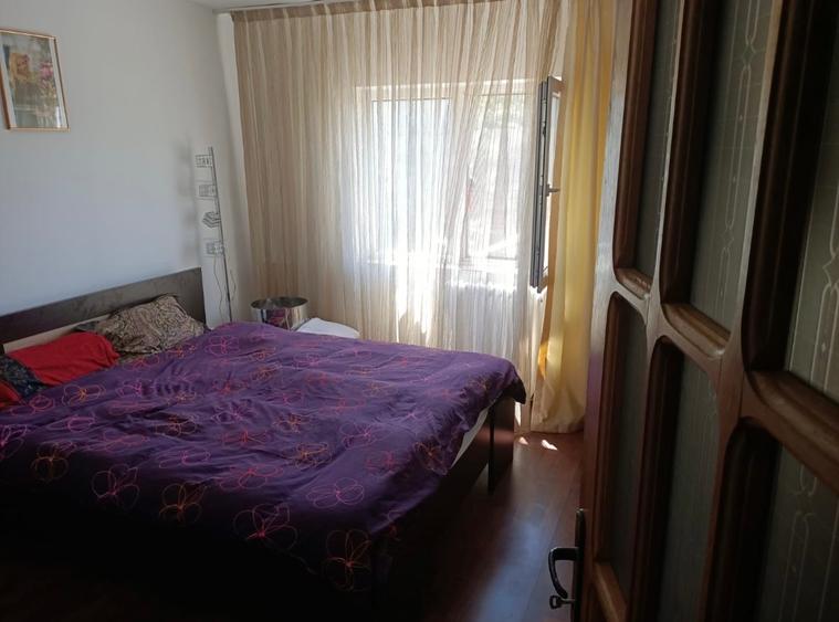 Apartament 4 camere decomandat - Faleza Nord - 165.000 euro (Cod E11+E12)
