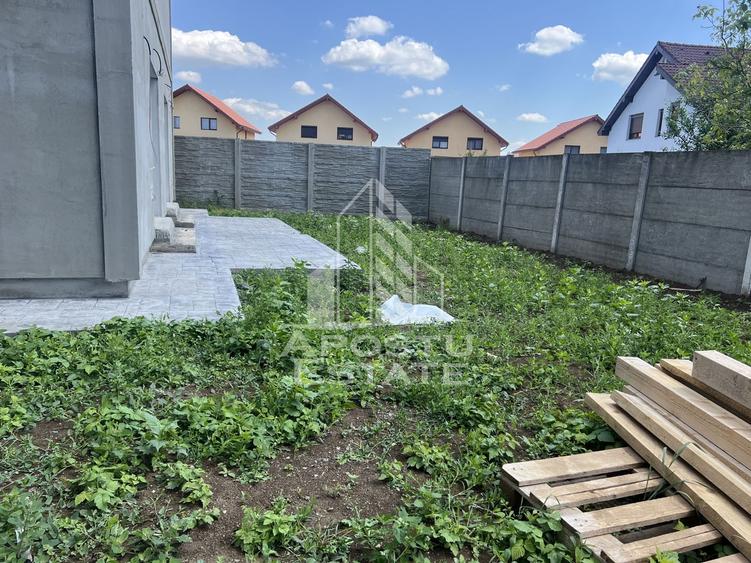 Duplex P+ E, cu 3 camere, in Sanandrei