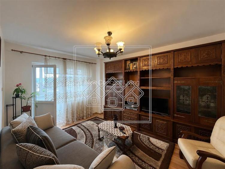 Ap decomandat, 4 camere, balcon - Zona Mihai Viteazu - 2