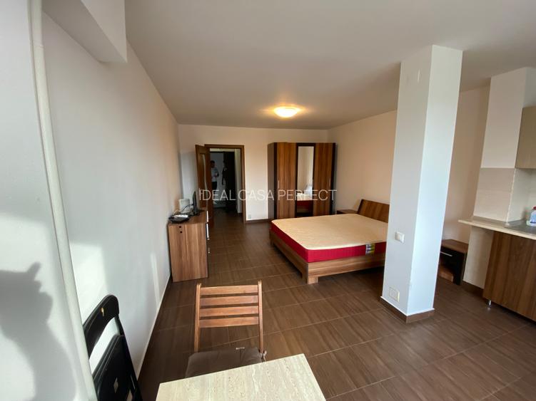 Str. Turda nr 104 aproape de parcul Regina Maria, tramvaiul rapid 41 - 3