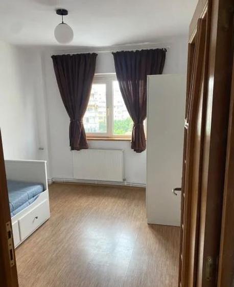 Apartament 4 camere Tineretului/Centrala proprie