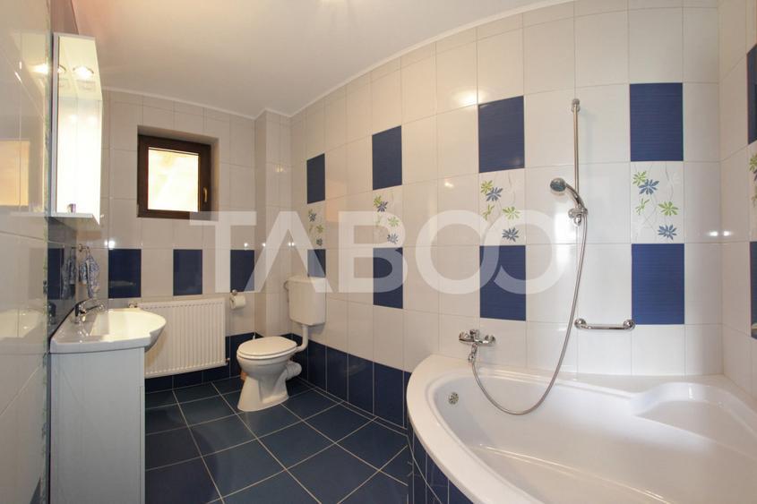Pensiune de vanzare 10 camere 10 bai 343 mp utili Paltinis Sibiu