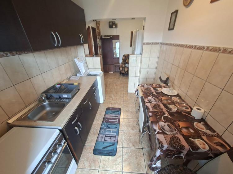 Apartament 2 camere decomandat, zona Podu de Fier