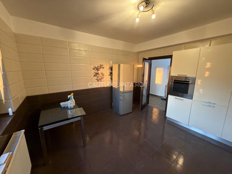 Apartament 5 camere, Situat vis a vis de piata progresul . Sector 5 - 3