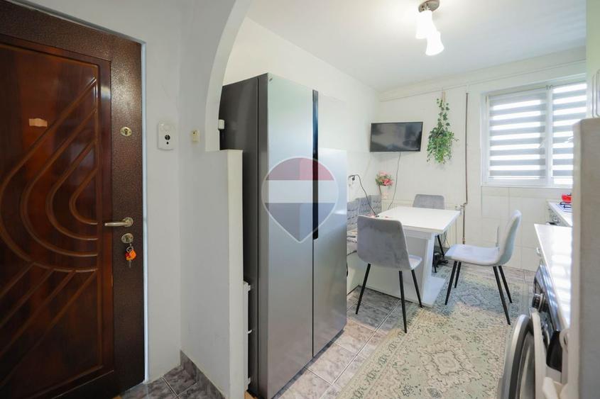 De vânzare apartament cu 2 camere, în zona Nufărul