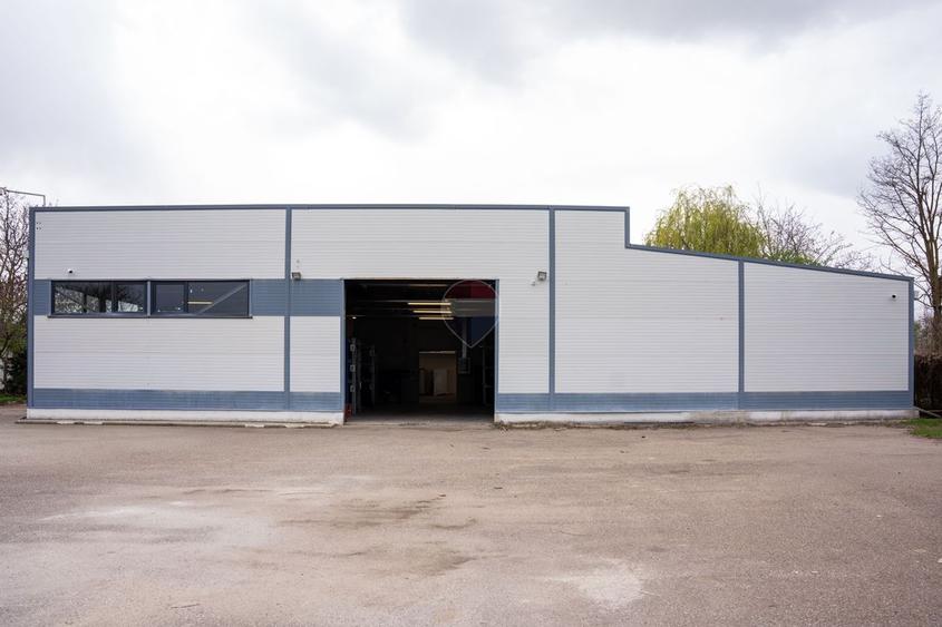 Hala industriala de vanzare, 858 mp, Teren 5.400 mp, DN71 Contești