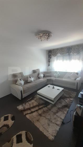 Apartament 3 camere, 68 mp, zona Micro 11