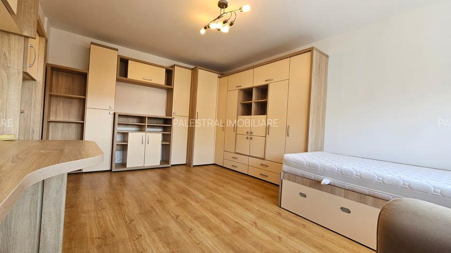 Apartament 3 camere Centrul Civic,renovat,mobilat,vedere Tampa,liber,158000 Euro - 2