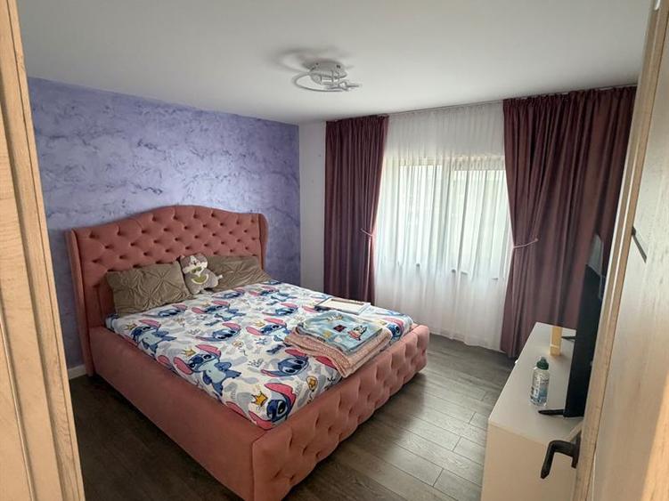 Apartament 4 camere, Filiasi