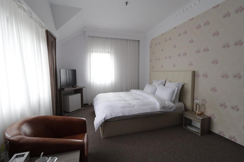 Sinaia – Furnica – Vilă construită în 2020 – 550 mp, 9 camere, langa Telegondola