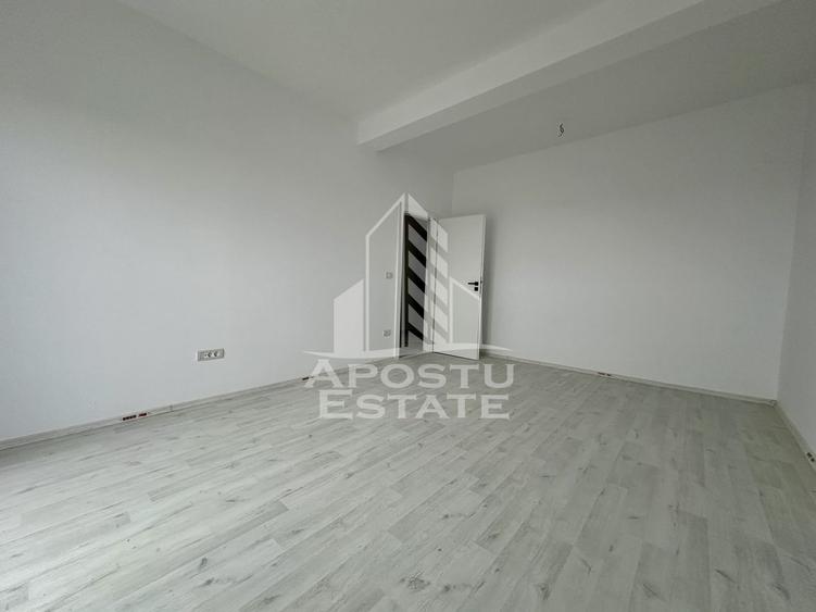 Apartament cu 2 camere, decomandat, etaj intermediar, zona Cl. Urseni