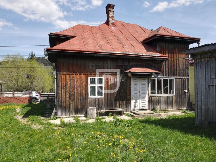 De vanzare casa cu anexe - 2507 mp Manastirea Humorului - 4