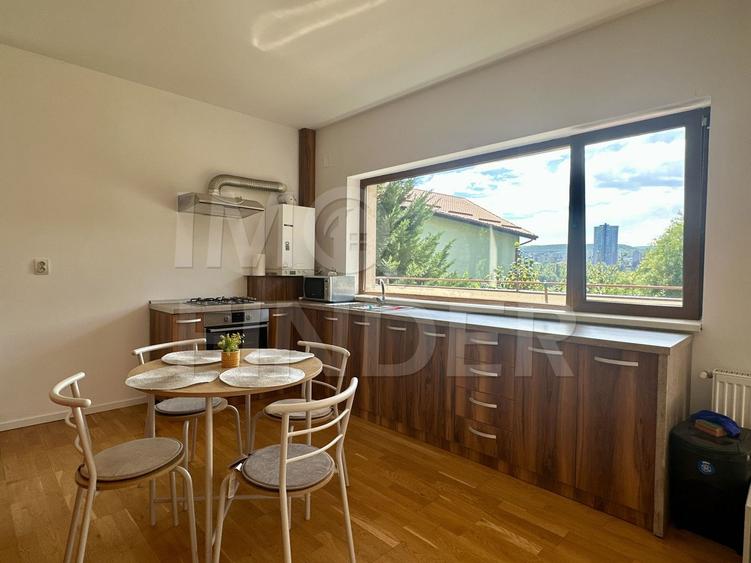 Apartament in vila, 90 mp, 2 dormitoare si 2 bai – Grigorescu, parcare