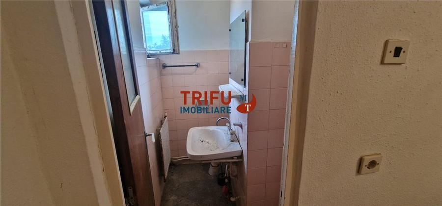 Apartament 3 camere, 2 bai, garaj, boxa zona Cetate
