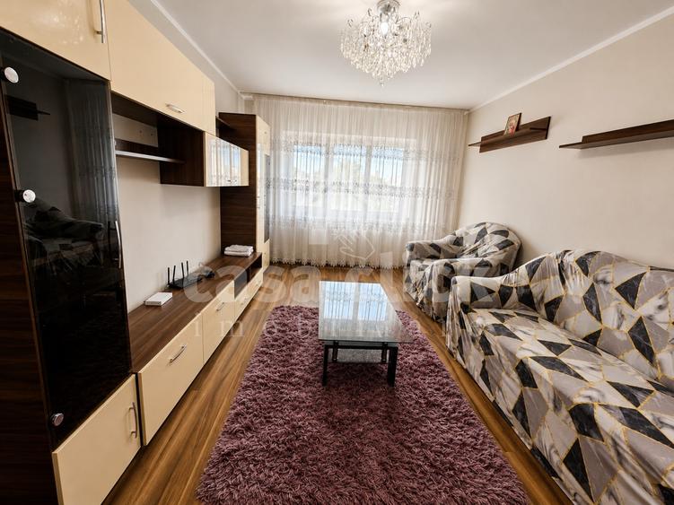 Apartament 3 camere decomandat, etaj 3 – Piața Centrală