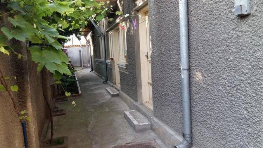 Vila P+1 -2 corpuri pretabila 2 FAMILII zona Centrala(C Galati-Independentei) 21