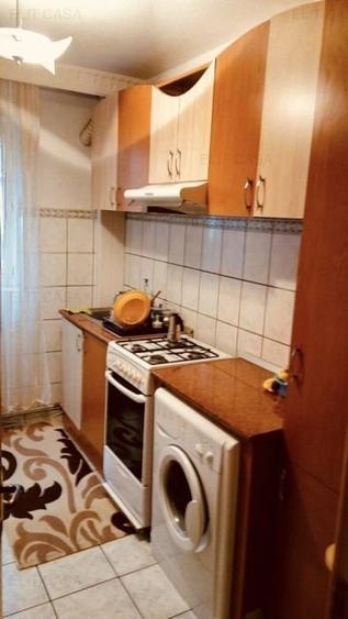 Apartament 2 camere, decomandat, zona Nicolina, etaj 1/4