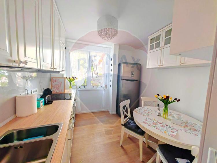 Apartament 3 camere metrou – complet renovat, mobilat modern