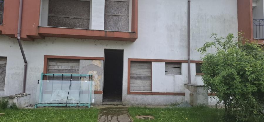 Vilă P+1 finisată exterior, la roșu interior, Cartier Vilaggio Lumina