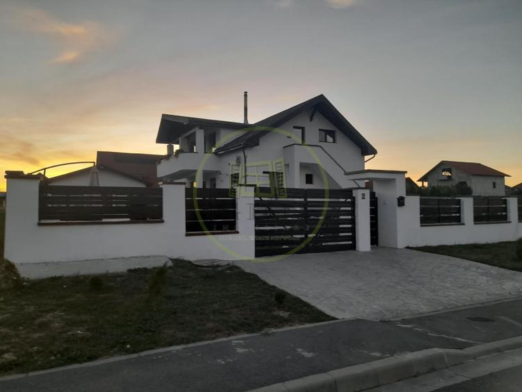 Casa noua 8 camere de vanzare in Victoria jud. Brasov