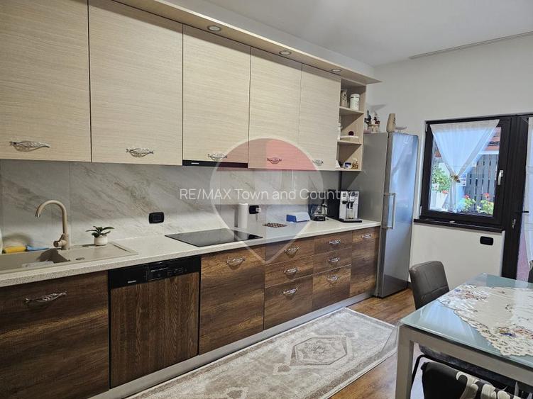Casă / Vilă cu 9 camere de vânzare - 27
