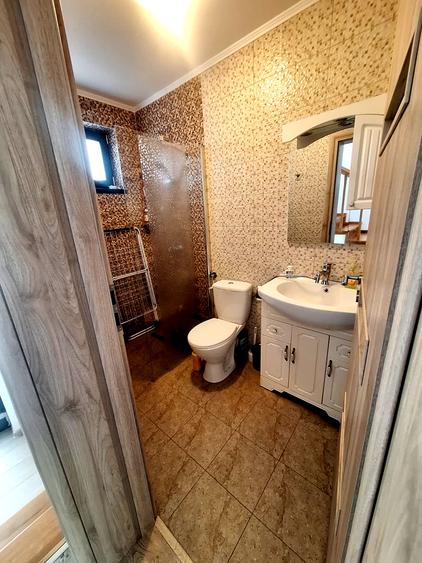 Casa 4 camere 2 bai de vanzare in Șelimbar