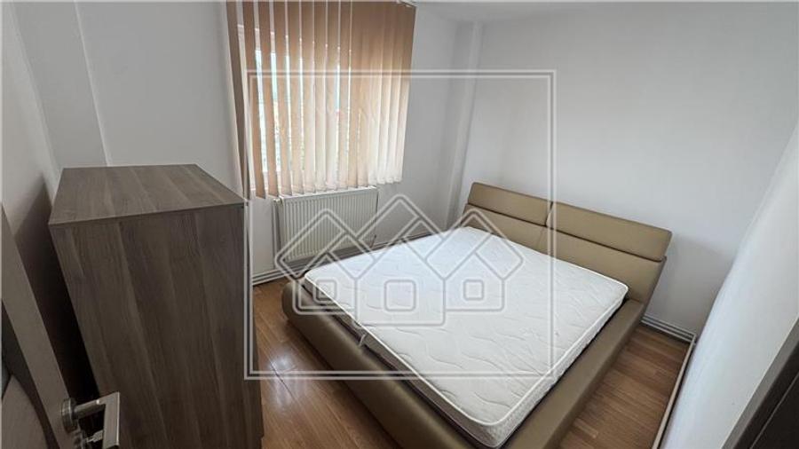 Apartament de inchiriat in Sibiu - 2 camere - decomandat zona buna