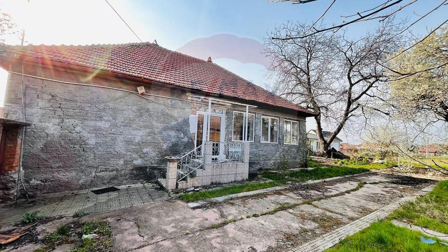 Casă / Vilă cu 4 camere de vânzare Santandrei