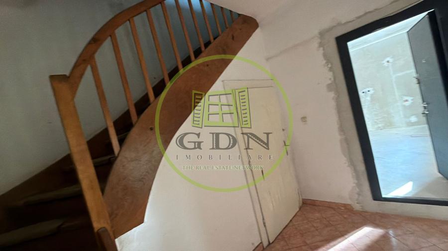 Casa 7 camere, 2 apartamente, 300 mp utili, 1248 mp teren, Cristian, Sibiu