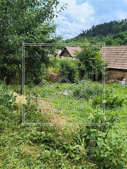 Teren intravilan in Saliste, 295 mp - intravilan - cu utilitati