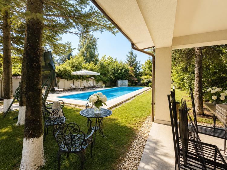 Luxury Residence with Pool and 1000 sqm Garden | Iancu Nicolae
