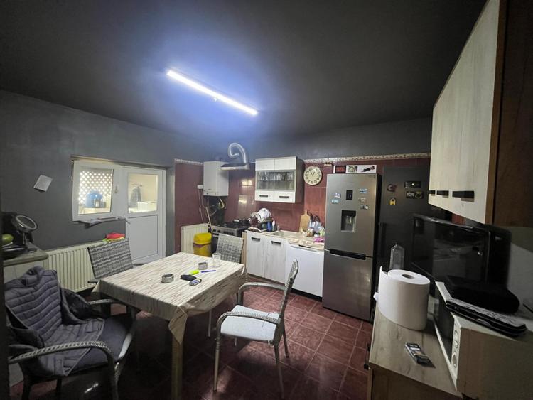 Casă complet mobilată și utilată, 468 mp teren, Bariera Vâlcii - zona Toamnei