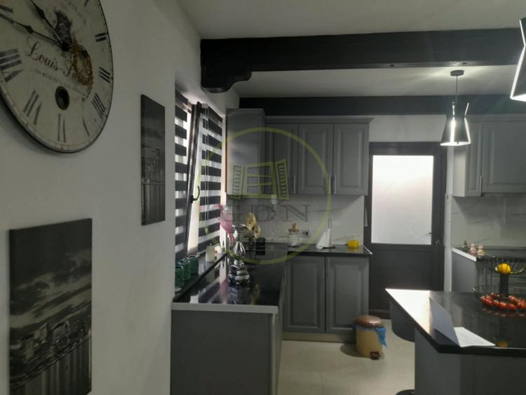 Casa noua 8 camere de vanzare in Victoria jud. Brasov