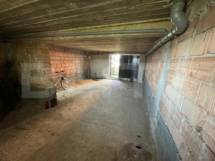 Apartament Scara Interioara, 3 camere, 80 mp, Curte de 145 mp, Garaj, Micro