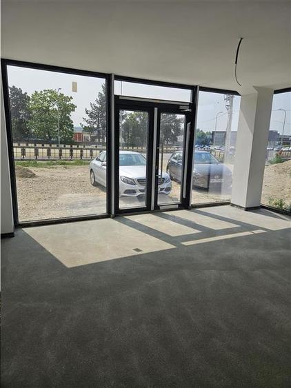 Spatiu 650 mp - Showroom Comercial - Depozitare