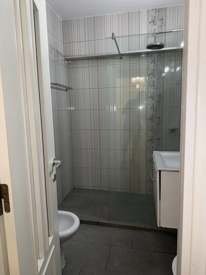 Universitate 2 camere cu balcon si prox. metrou