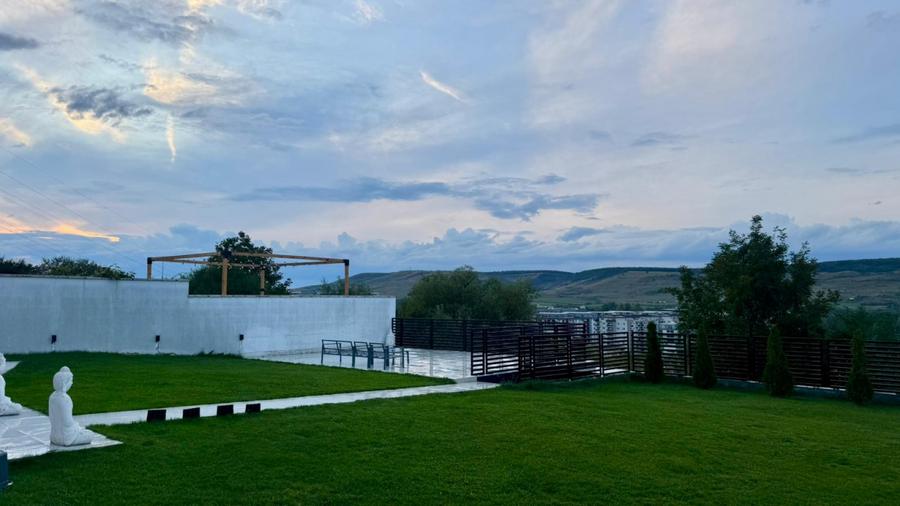 Casă individuală de vânzare | curte 500 mp | garaj 60 mp | lângă VIVO