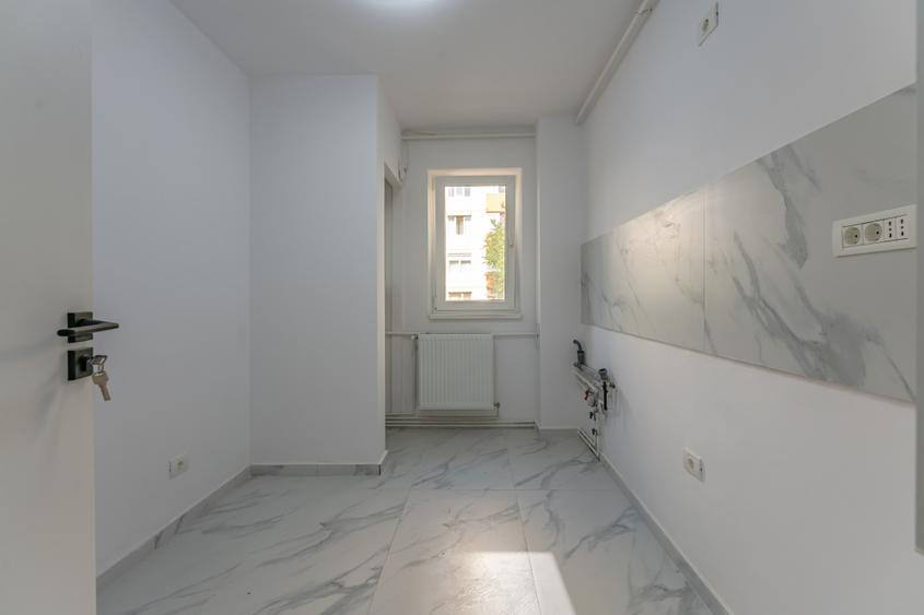 Apartament 2 camere renovat complet, etaj 1, in zona Astra - Calea Bucuresti.