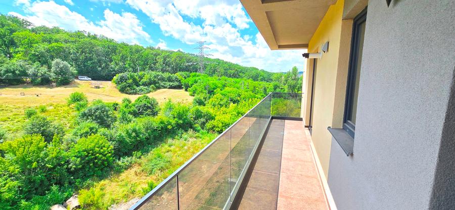 INTABULAT Apartament 3 camere decomandat, 2 bai + parcare subterana NOU