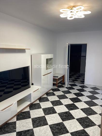 Închiriere apartament 3 camere strada delfinului BL D16 sector 2 - 10