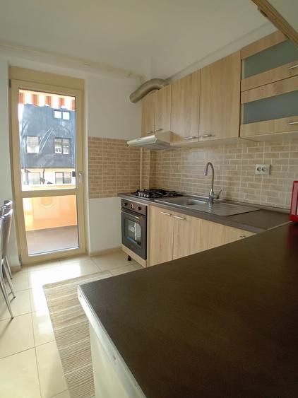 Apartament cu o camere si loc de parcare, Visoianu, statia de autobuz LIDL