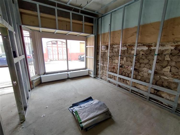Oravita, Spatiu Com. (Apartament) 89MP, Zona Centrala, Pret Negociabil