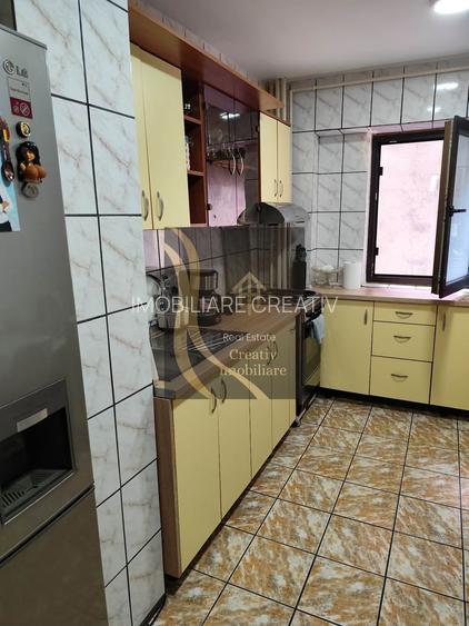 Apartament de vanzare 4 camere - 2