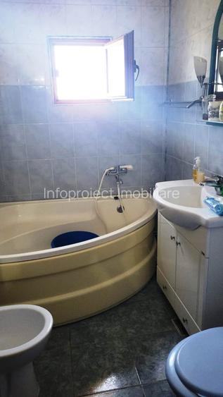 Apartament 3 camere, decomandat, mobilat, situat în cartierul Dorobanți 2 - 11