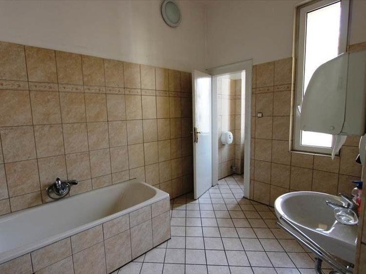 Vila spatioasa pentru birouri in zona centrala